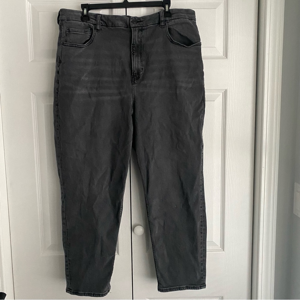 American Eagle Gray Curvy High Rise Mom Jeans Size 20 Short
